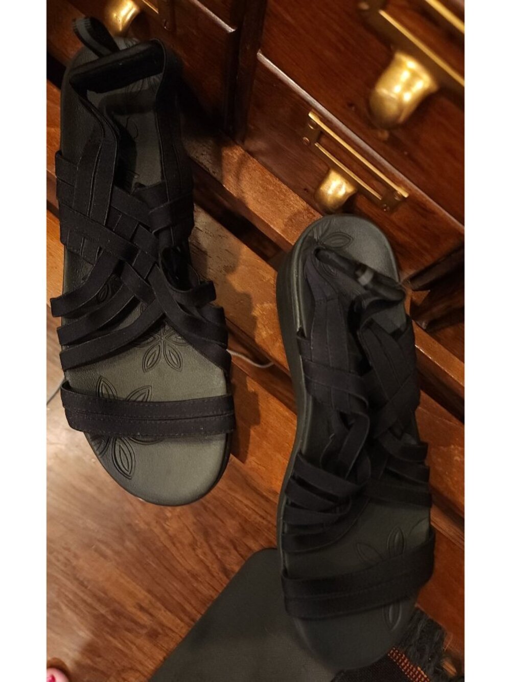 Skechers Women"s Strappy Black Sandals With Floral Insole Pattern Size 9